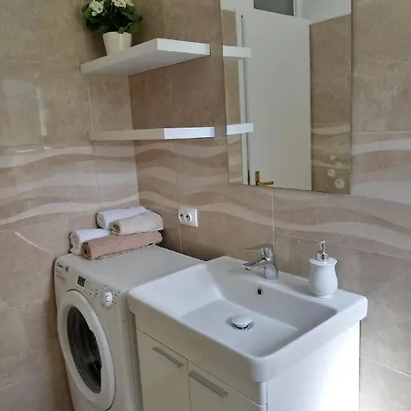 Tihana * Макарска